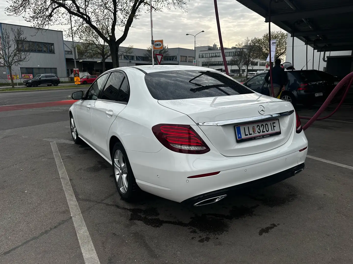 Mercedes-Benz E 200 E 200 d WIDESCREEN | NIGHT | AVANTGARDE | 1. HAND Weiß - 2