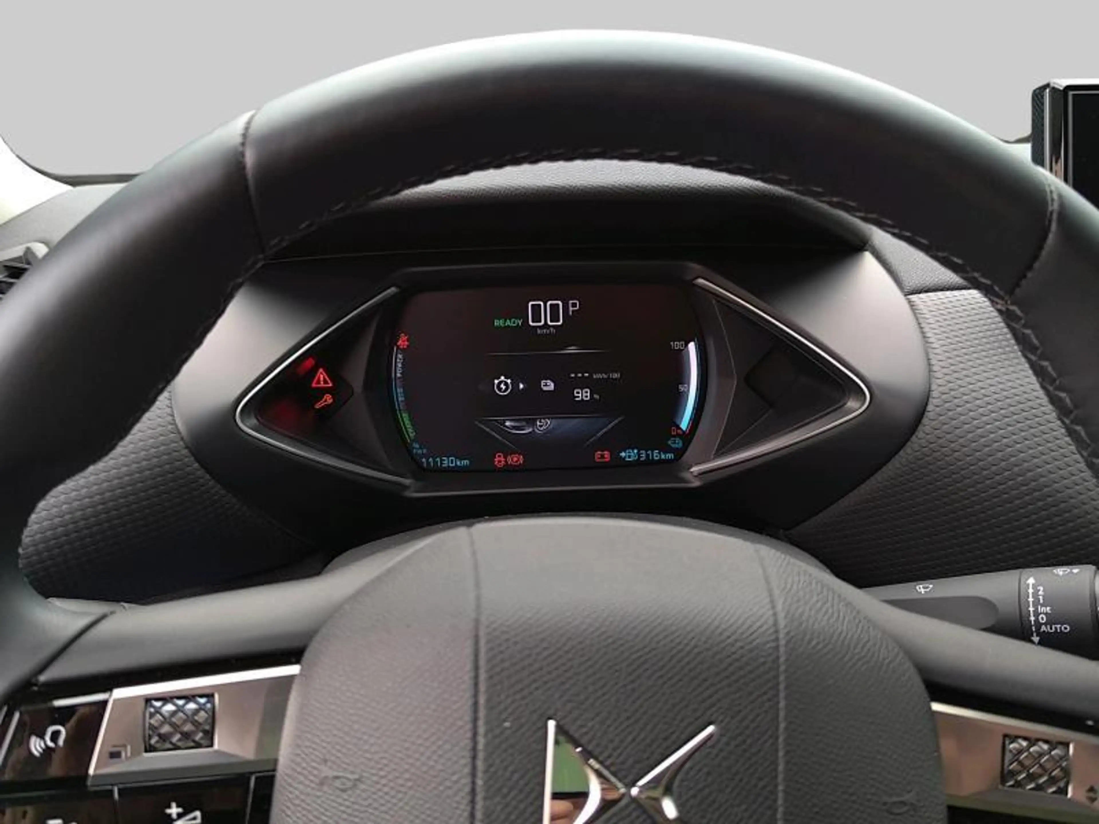 DS Automobiles DS 3 Crossback Toits de Paris E-Tense — photo 15