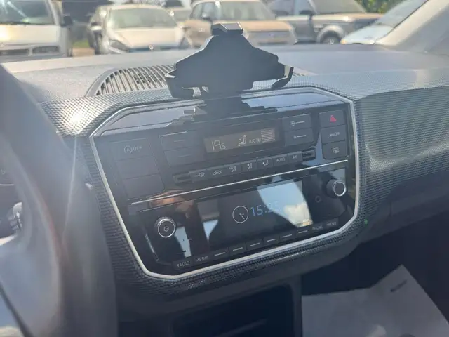 Volkswagen up! view 7