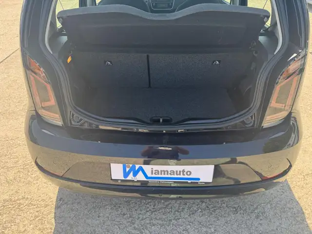 Volkswagen up! view 13