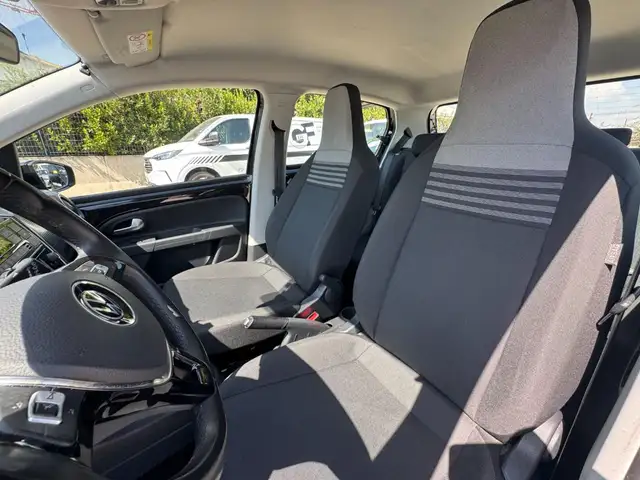 Volkswagen up! view 4
