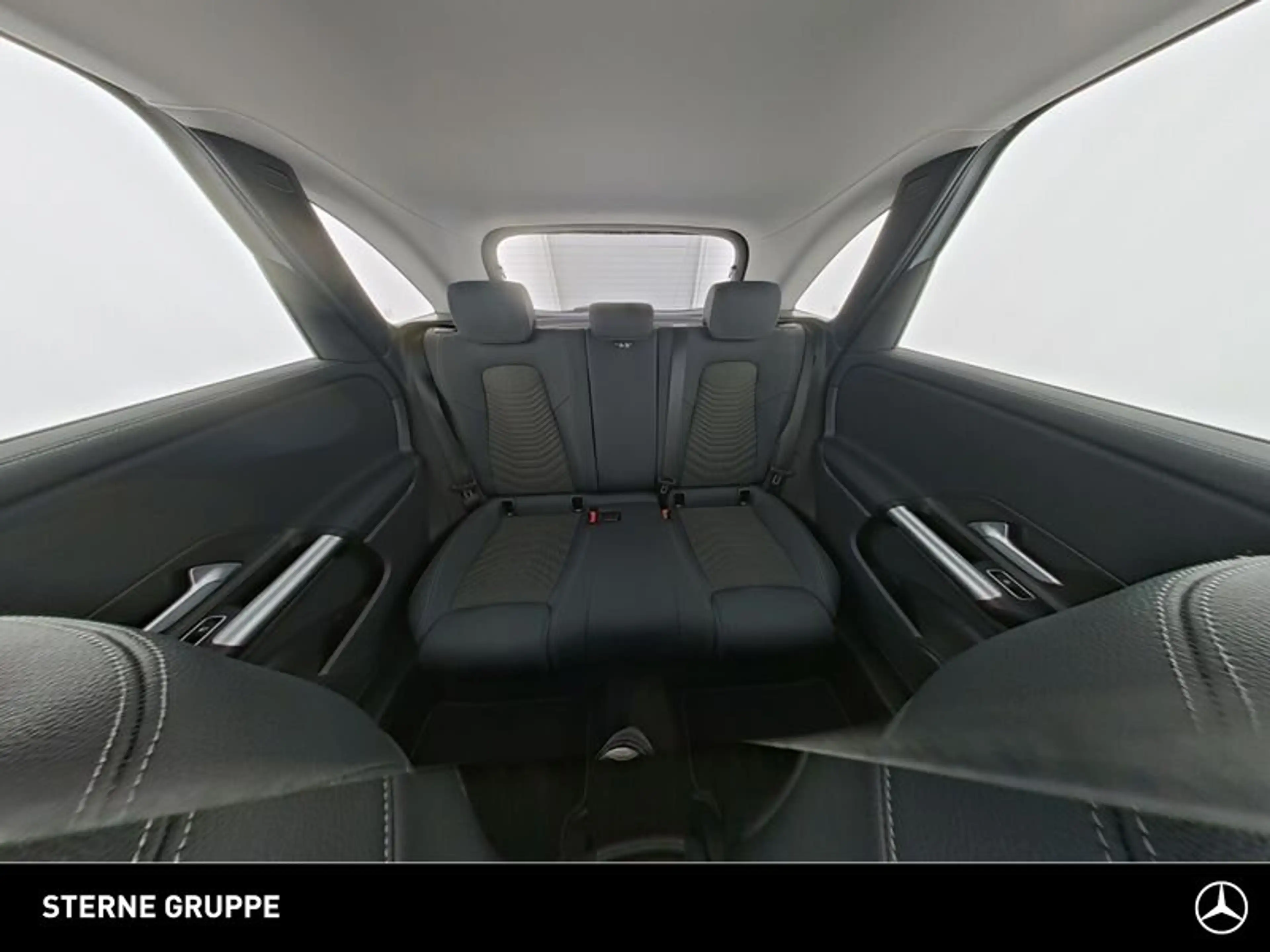 Mercedes-Benz B 220 B 220 4M Progressive Adv Top gepflegt! VorrDistr — photo 9