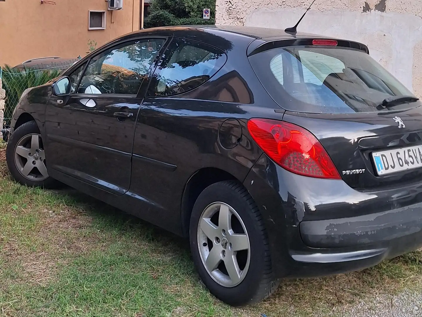 Peugeot 207 207 3p 1.4 hdi XS Easy Nero - 1