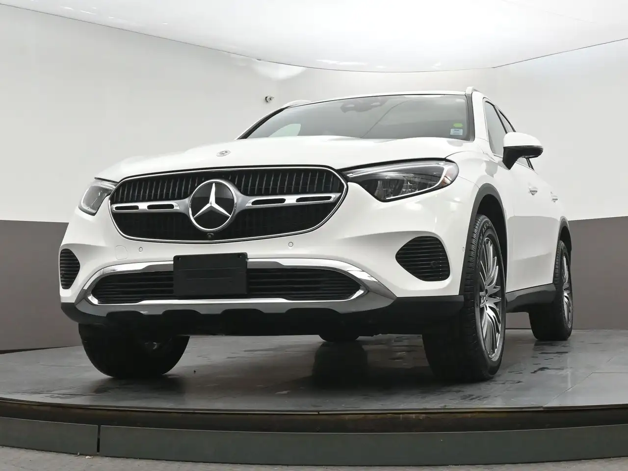 Mercedes-Benz GLC снимка Mercedes-Benz GLC