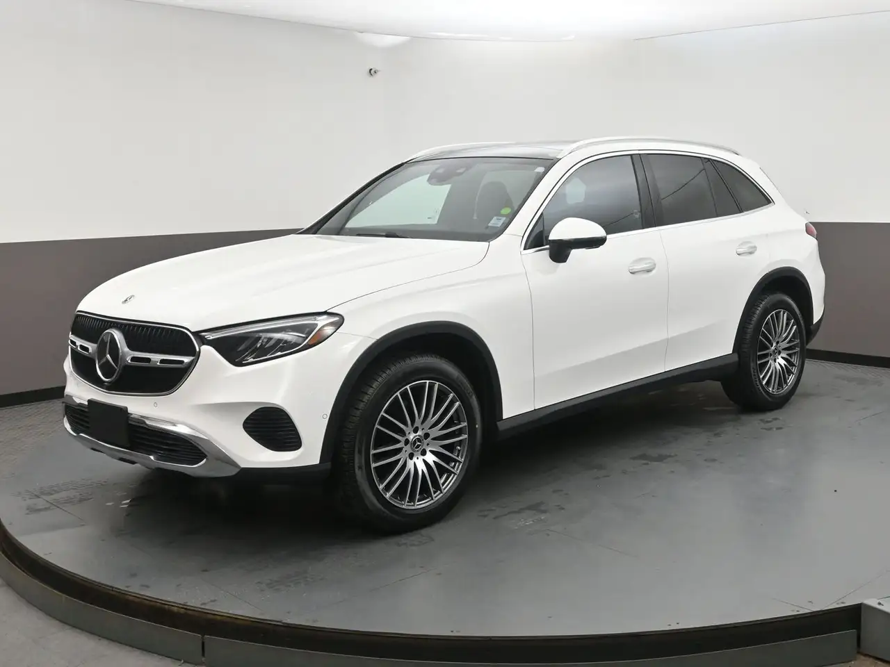 Mercedes-Benz GLC снимка Mercedes-Benz GLC