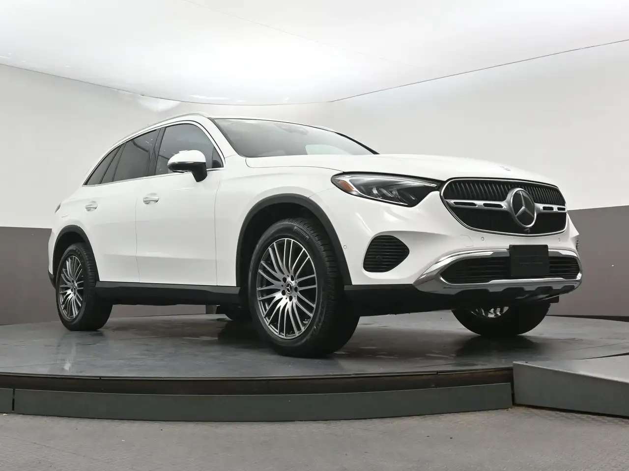 Mercedes-Benz GLC снимка Mercedes-Benz GLC