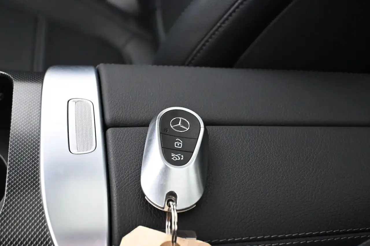 Mercedes-Benz GLC снимка Mercedes-Benz GLC