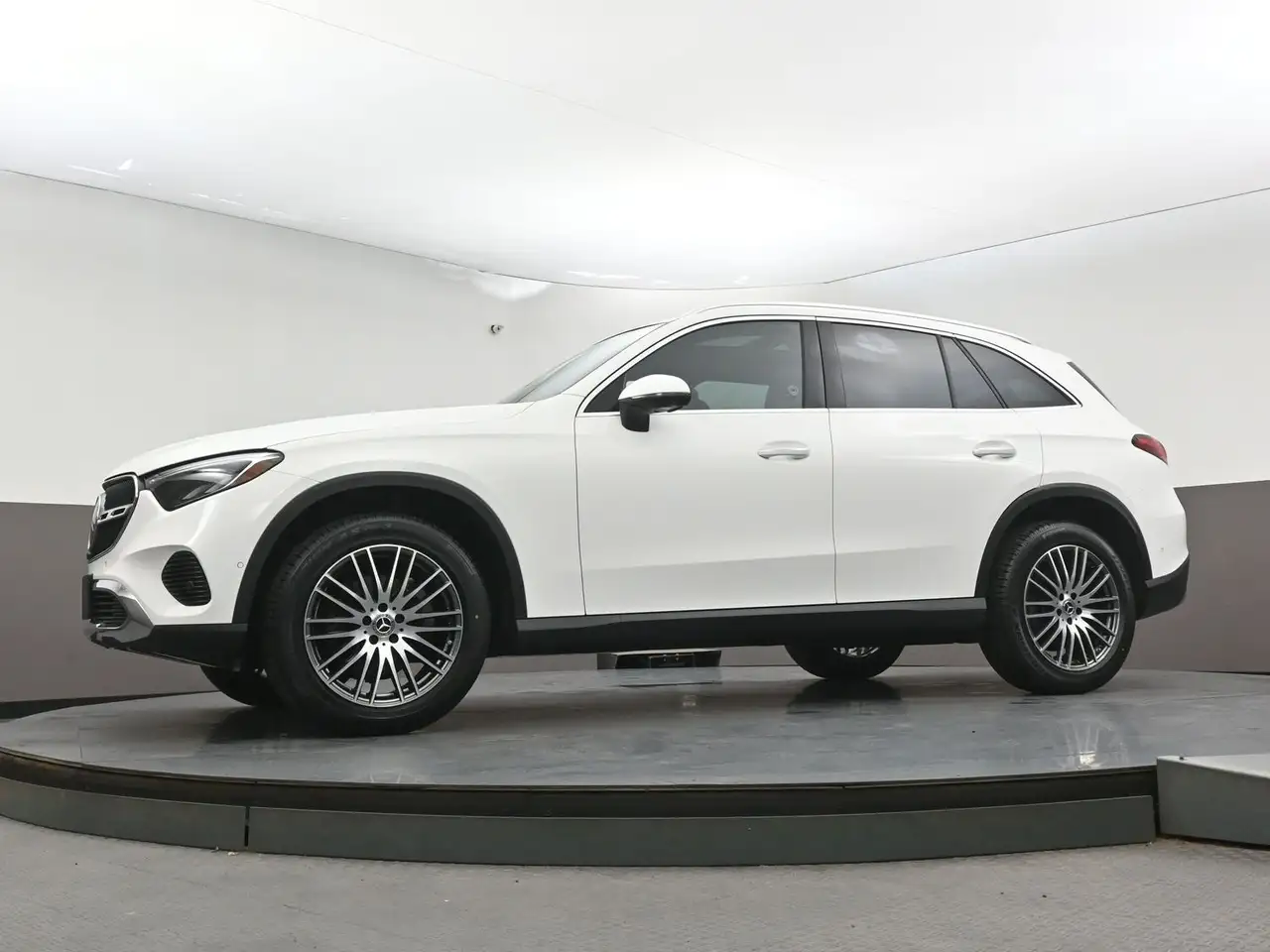 Mercedes-Benz GLC снимка Mercedes-Benz GLC