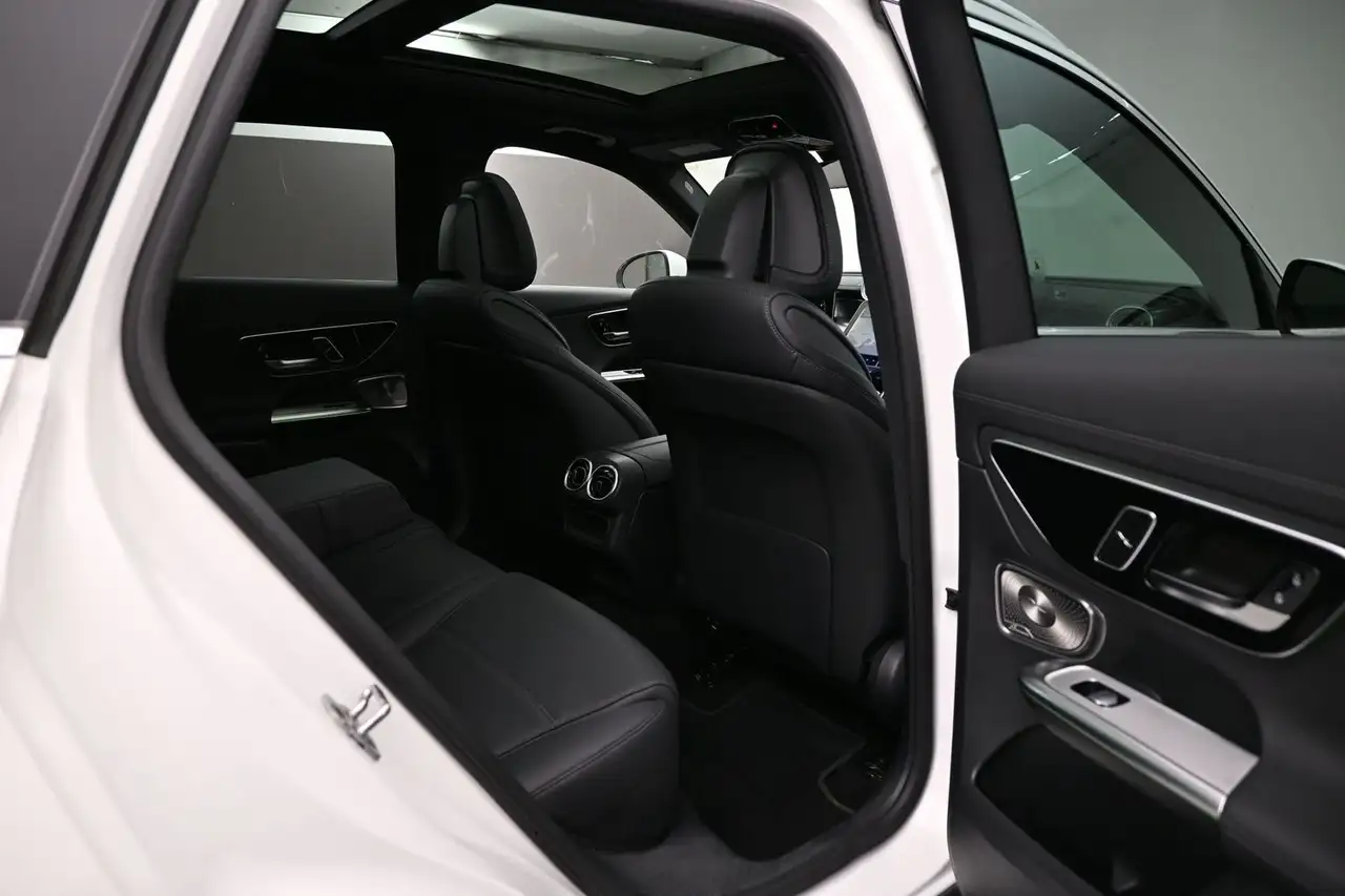 Mercedes-Benz GLC снимка Mercedes-Benz GLC