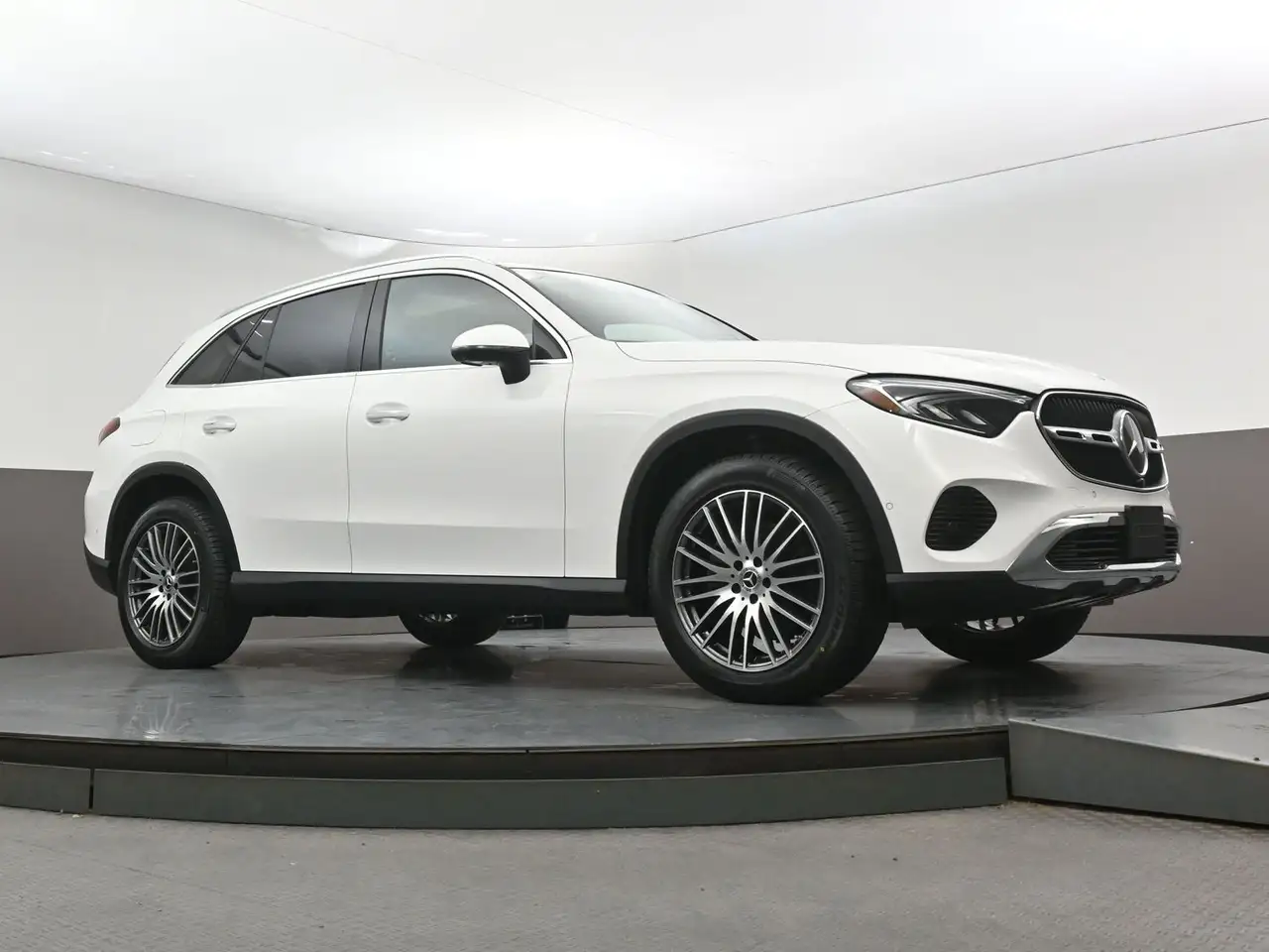 Mercedes-Benz GLC снимка Mercedes-Benz GLC