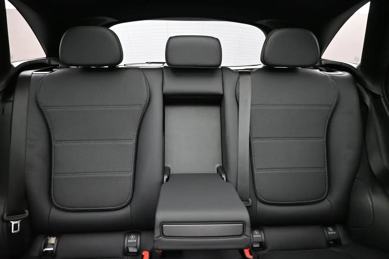 Mercedes-Benz GLC снимка Mercedes-Benz GLC