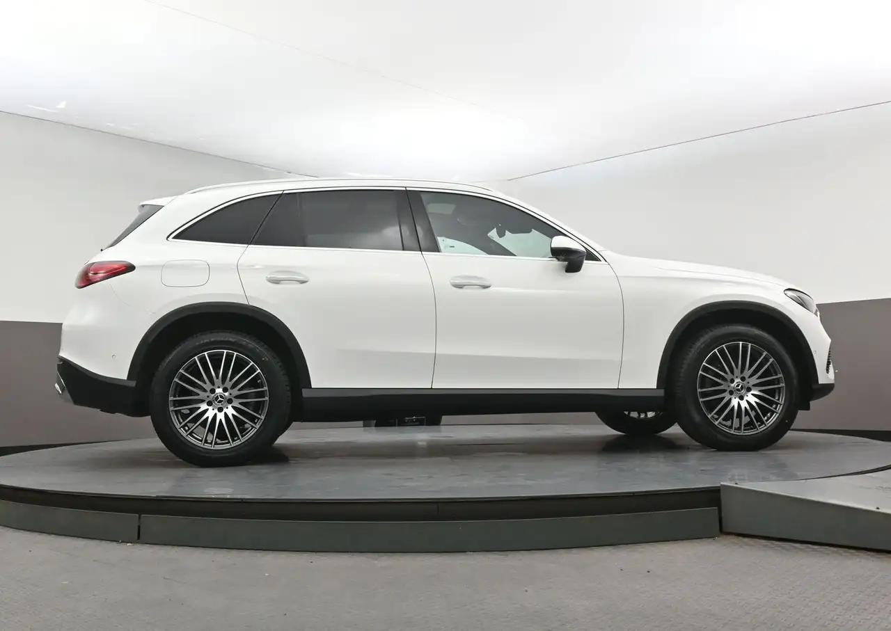 Mercedes-Benz GLC снимка Mercedes-Benz GLC