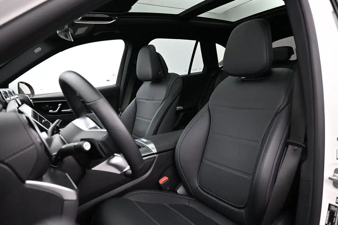 Mercedes-Benz GLC снимка Mercedes-Benz GLC