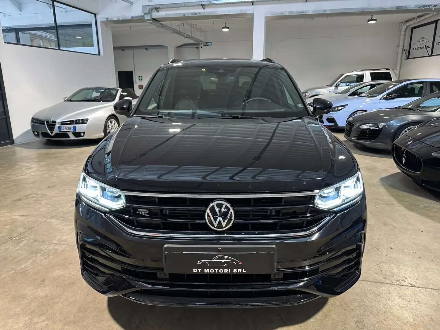 Volkswagen Tiguan 2.0 TDI 150 CV Auto 4MOTION R-Line - TETTO - 360 Nero - 2