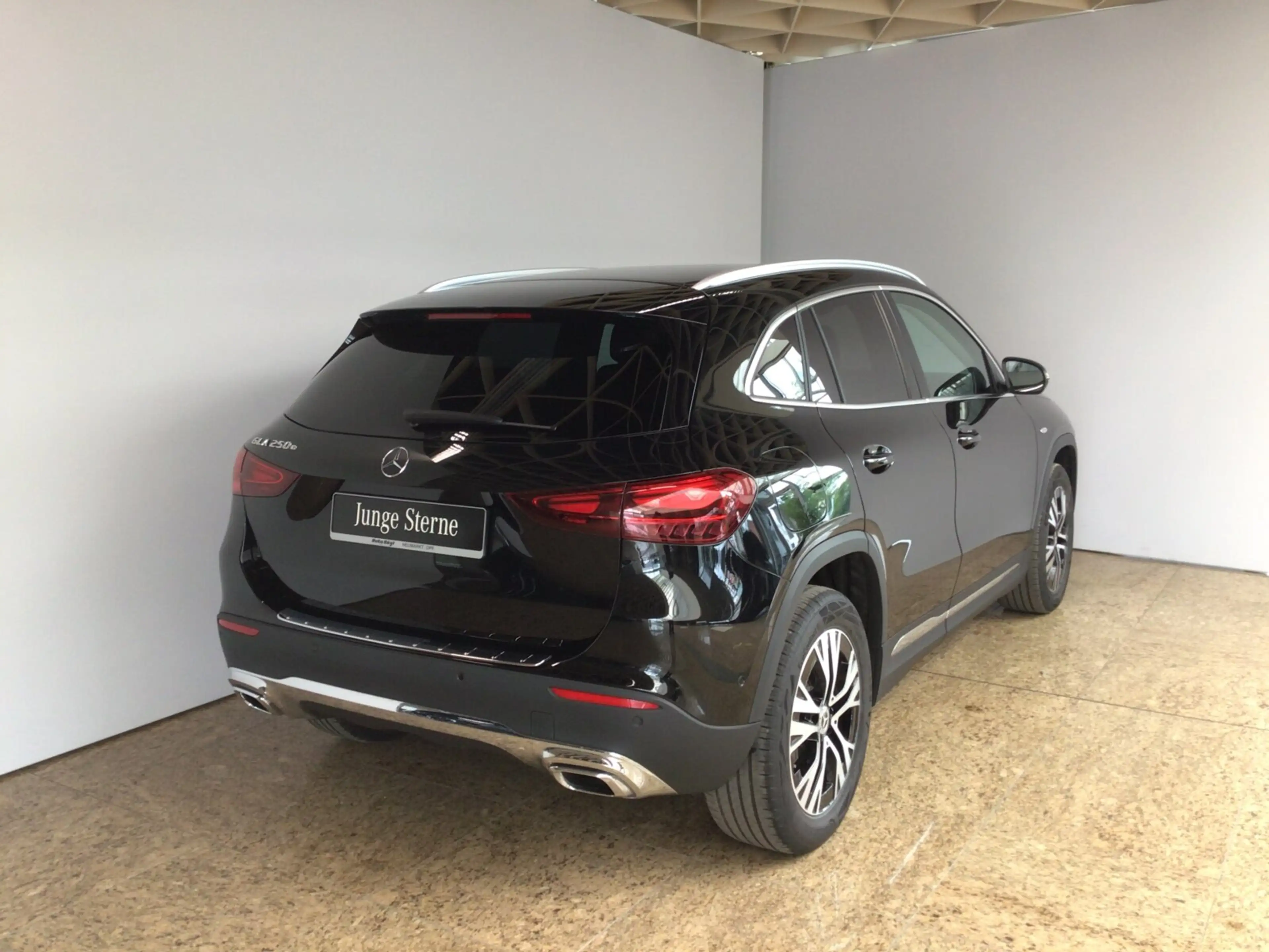 Mercedes-Benz GLA 250 GLA 250 e / Fahrass.P./AHK/ Verkehrsz.Ass/Totw.Ass Progressive Line — photo 4