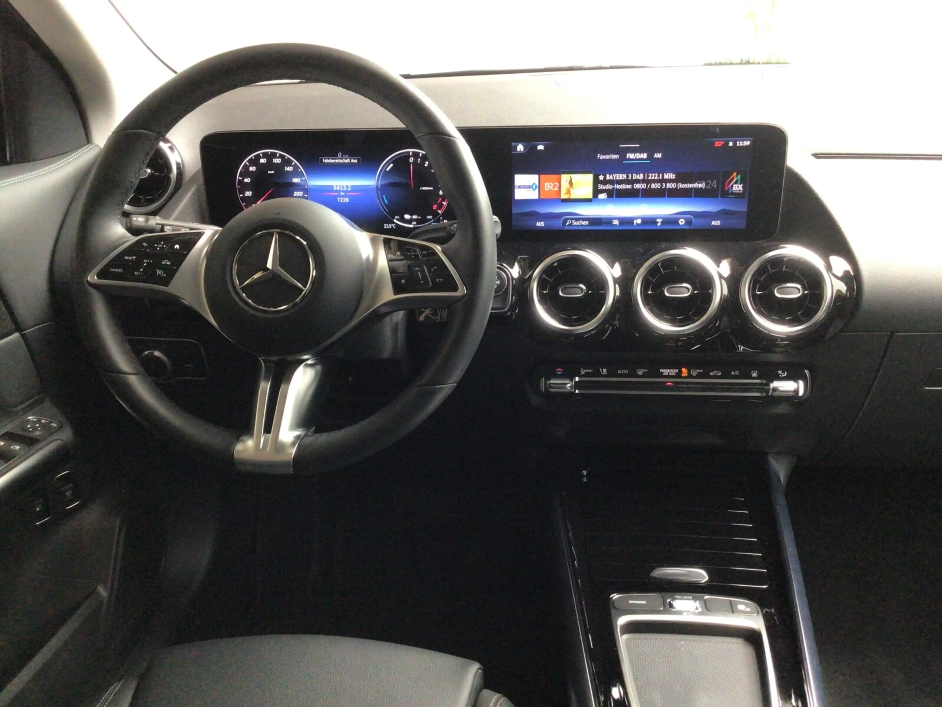 Mercedes-Benz GLA 250 GLA 250 e / Fahrass.P./AHK/ Verkehrsz.Ass/Totw.Ass Progressive Line — photo 7