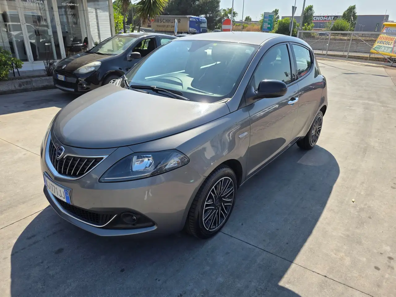 Lancia Ypsilon 2022 — фото 9