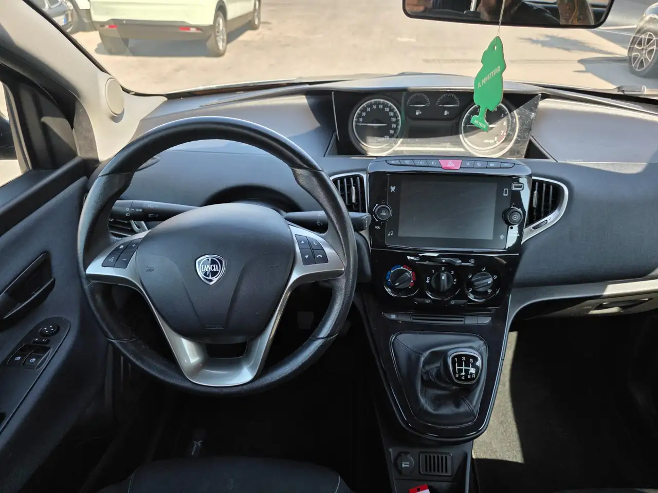 Lancia Ypsilon 2022 — фото 13
