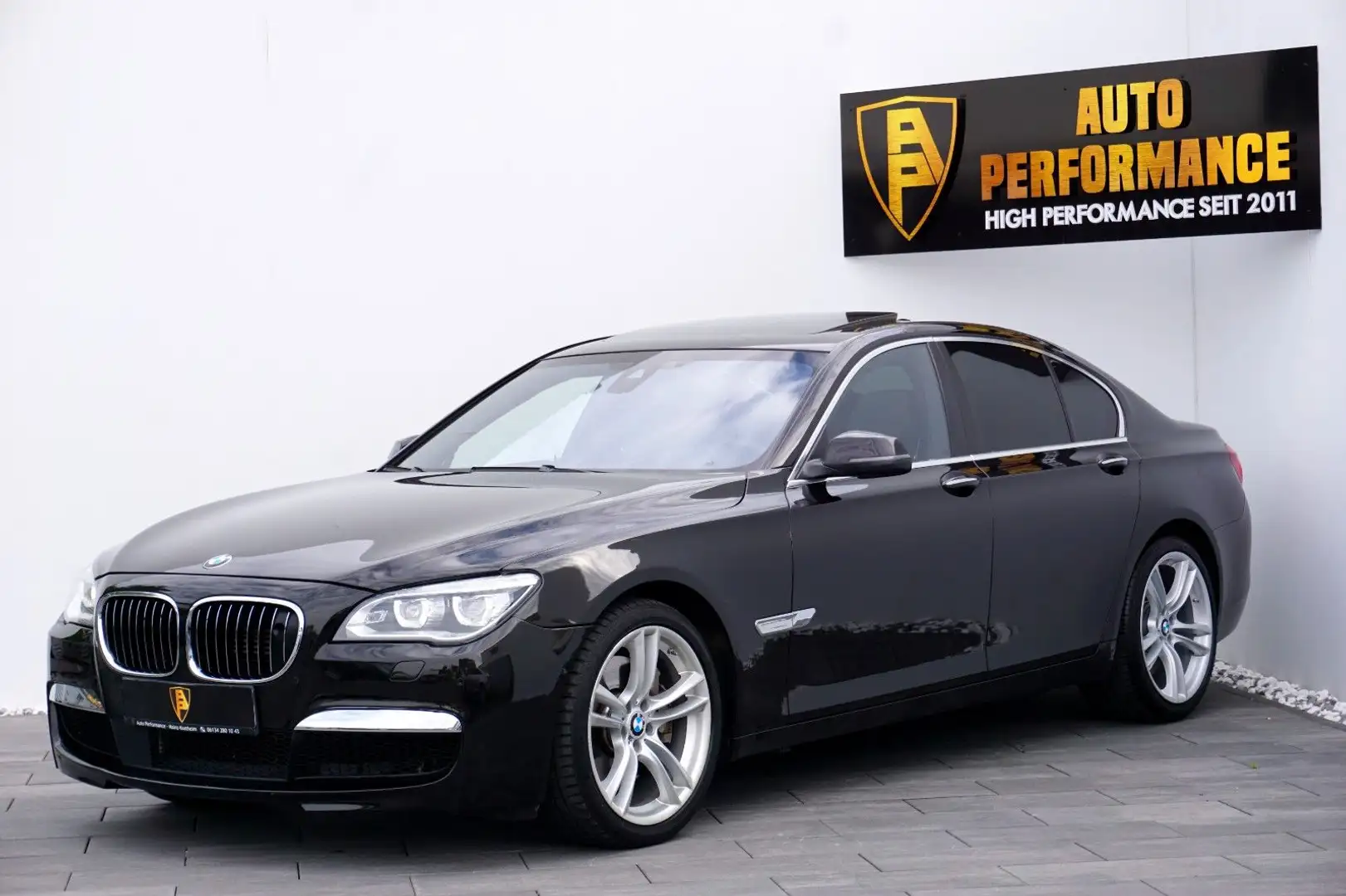 BMW 750 i xDrive*BRD~M-Sport~B&O~Fond-TV~HUD~ACC~LED* Zwart - 1