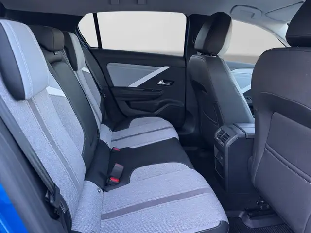 Opel Astra view 15