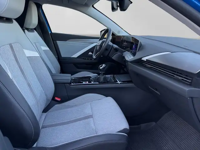 Opel Astra view 9