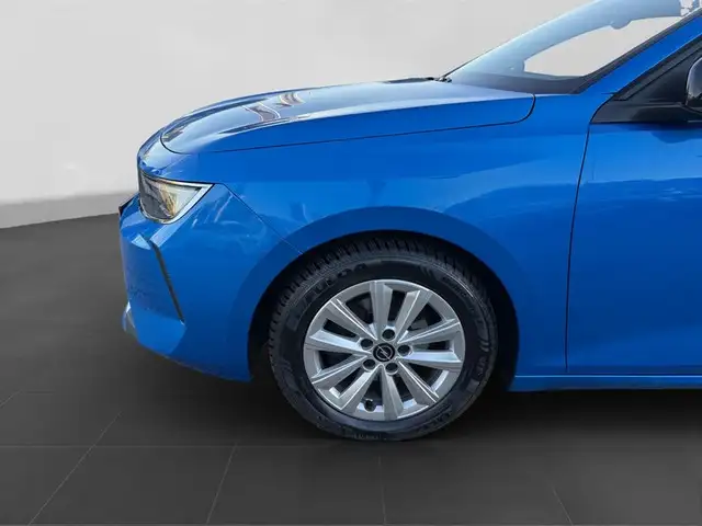 Opel Astra view 7