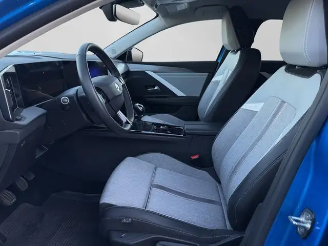 Opel Astra view 8