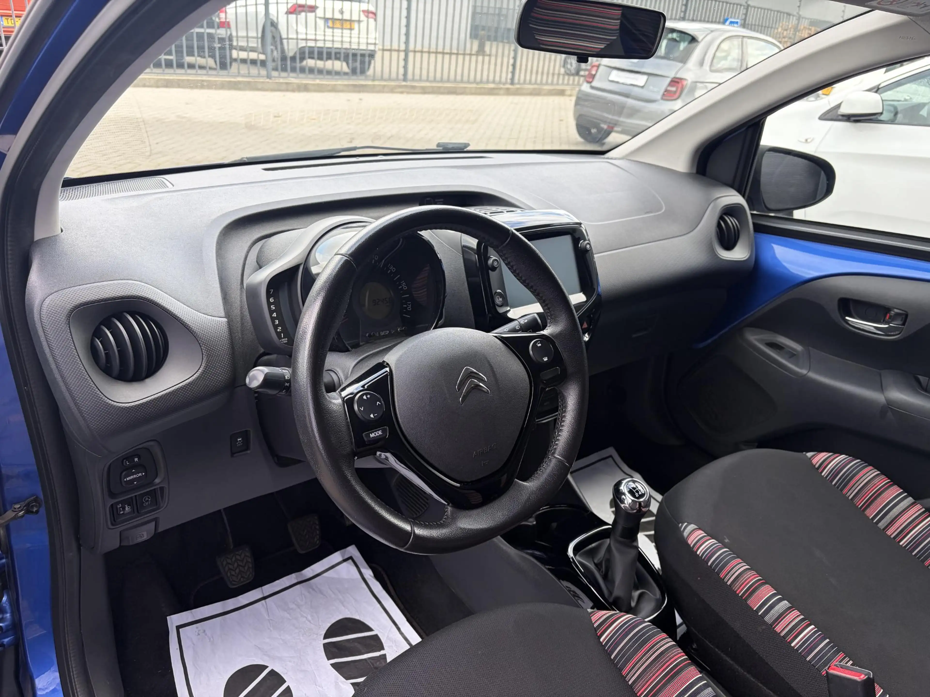 Citroen C1 1.0 VTi Shine | Climate | Apple CarPlay | Achterui — photo 4