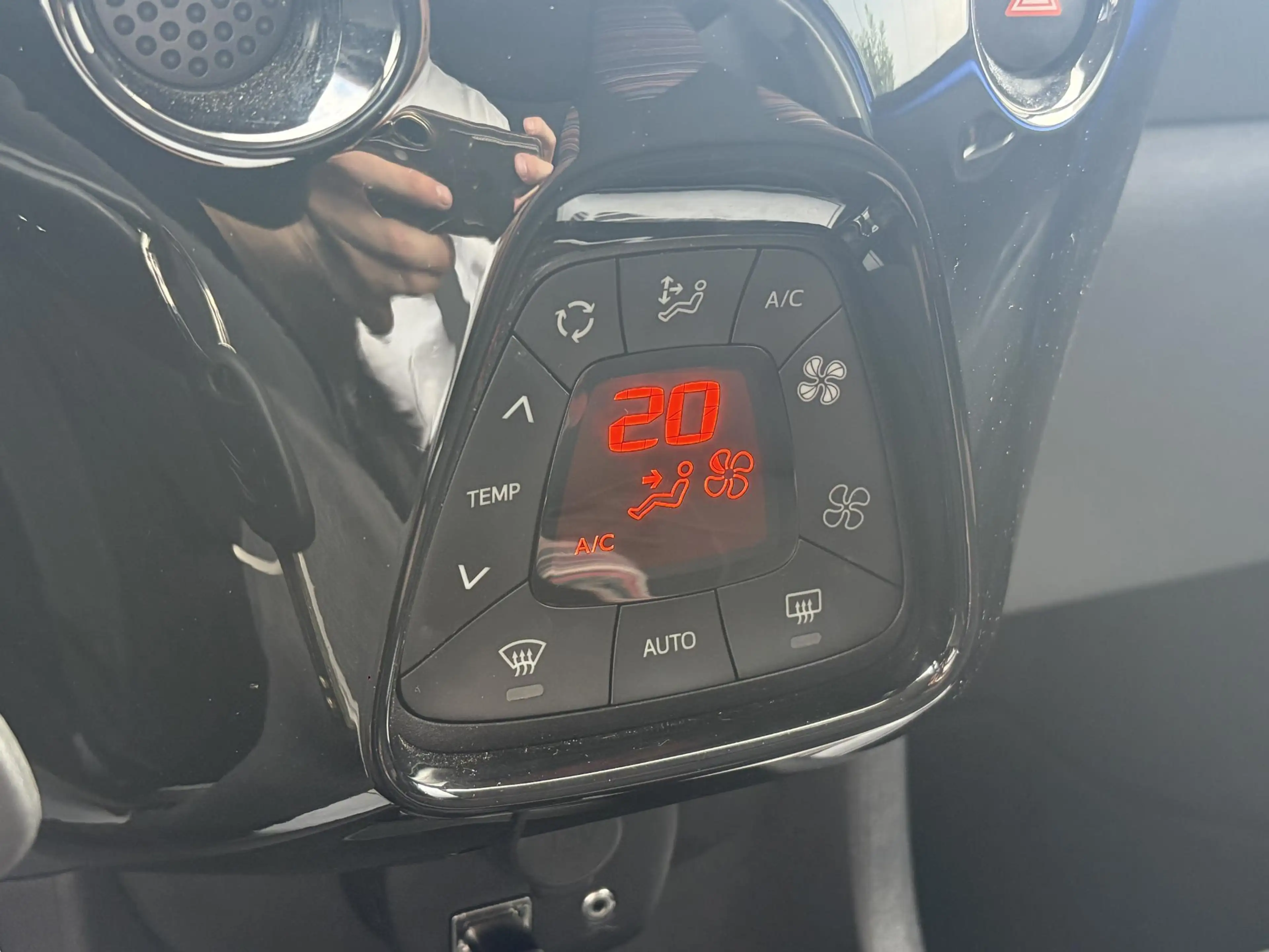 Citroen C1 1.0 VTi Shine | Climate | Apple CarPlay | Achterui — photo 17