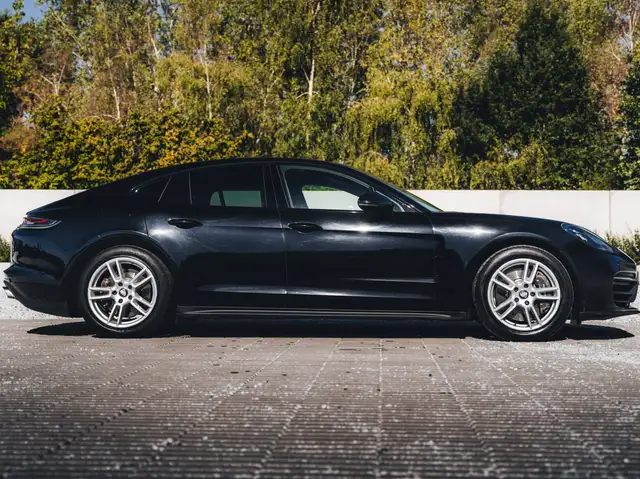 Porsche Panamera view 4