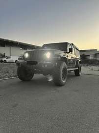 Gladiator 3.0V6 MultiJet AWD Automatik Overland