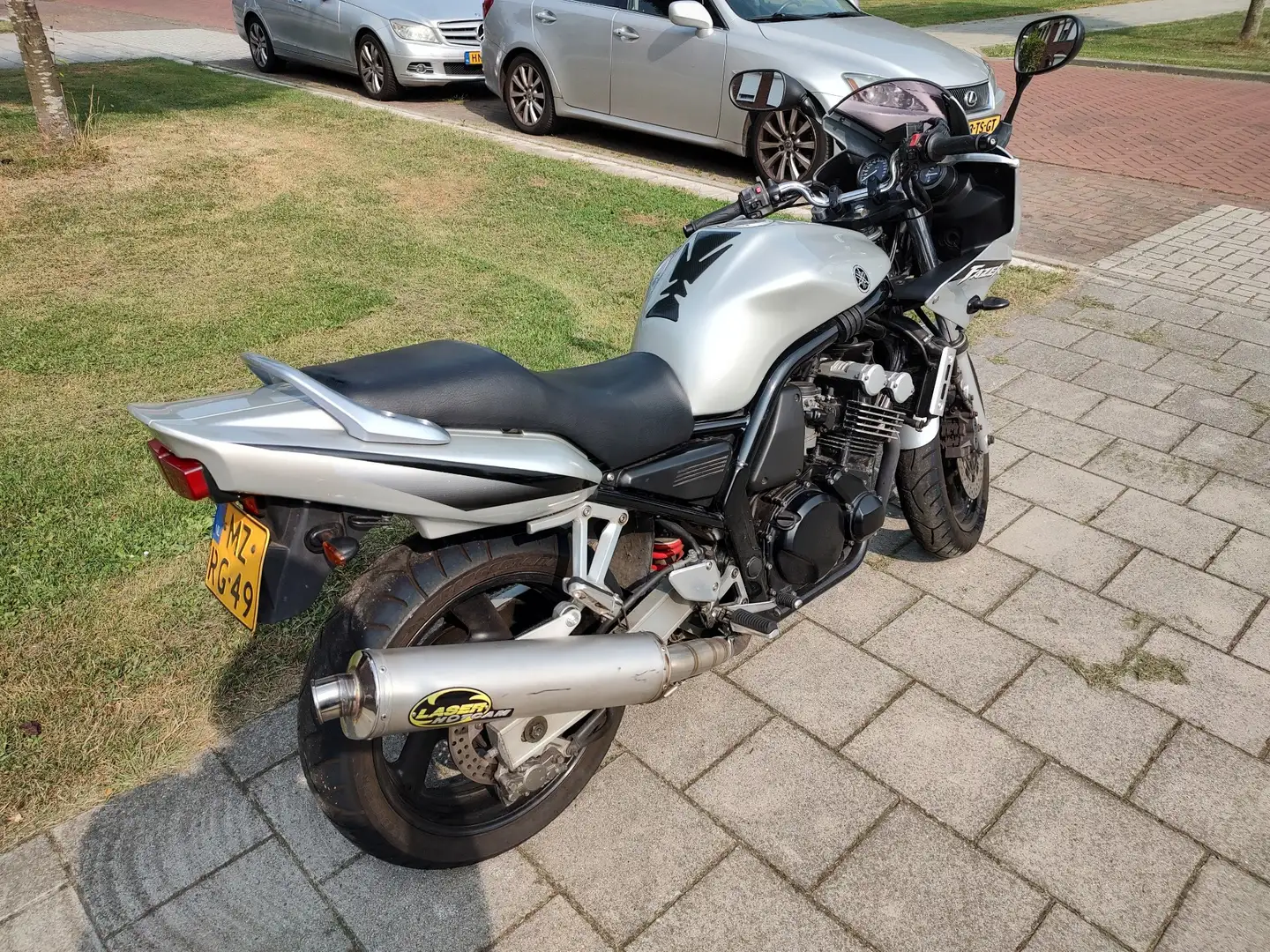Yamaha FZS 600 Argent - 2