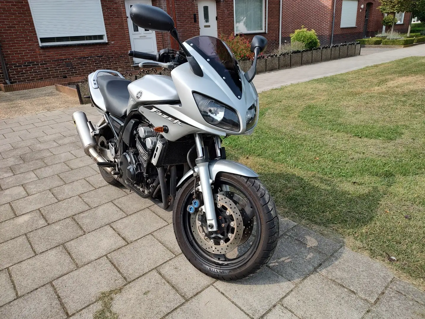 Yamaha FZS 600 Argent - 1