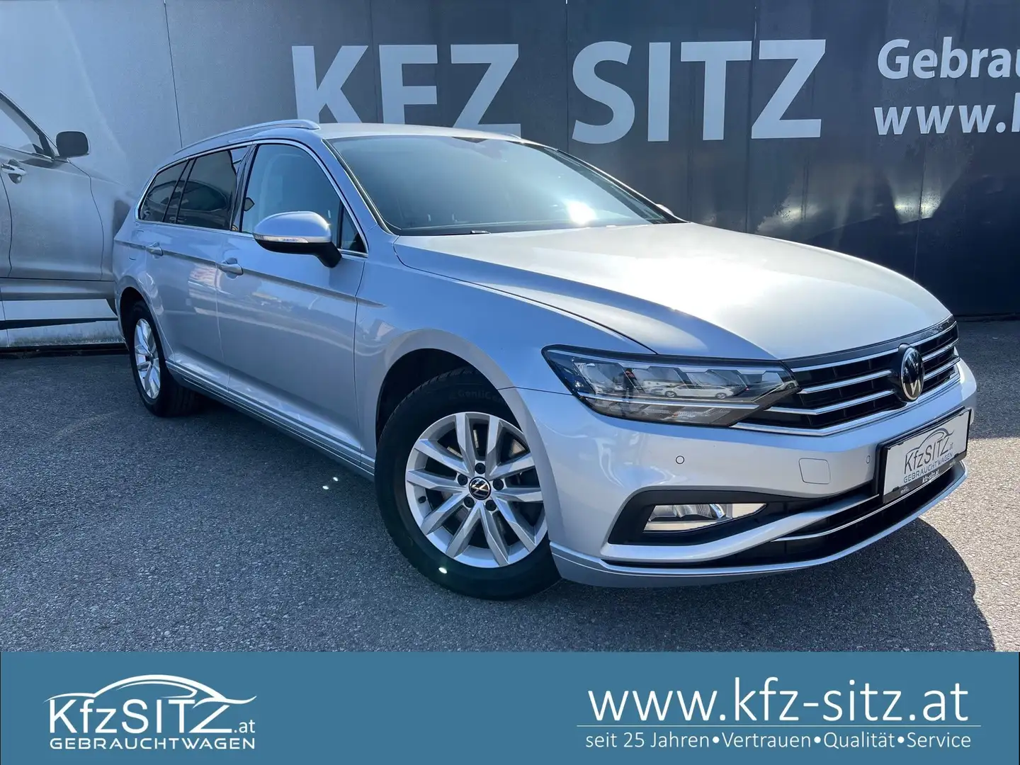 Volkswagen Passat Variant Business 2,0 TDI DSG | NP: €55.300 Silber - 1