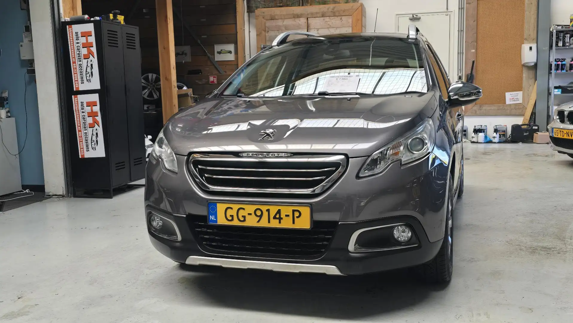 Peugeot 2008 1.2 PureTech Allure Navi, Panodak, Dealer onderh, Grau - 2