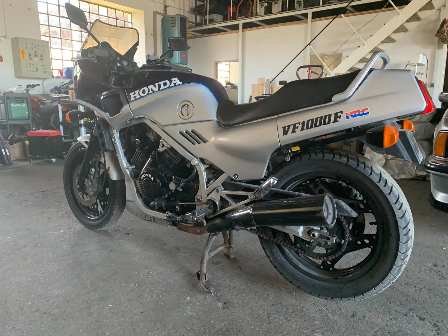 Honda VF 1000 Kék - 1