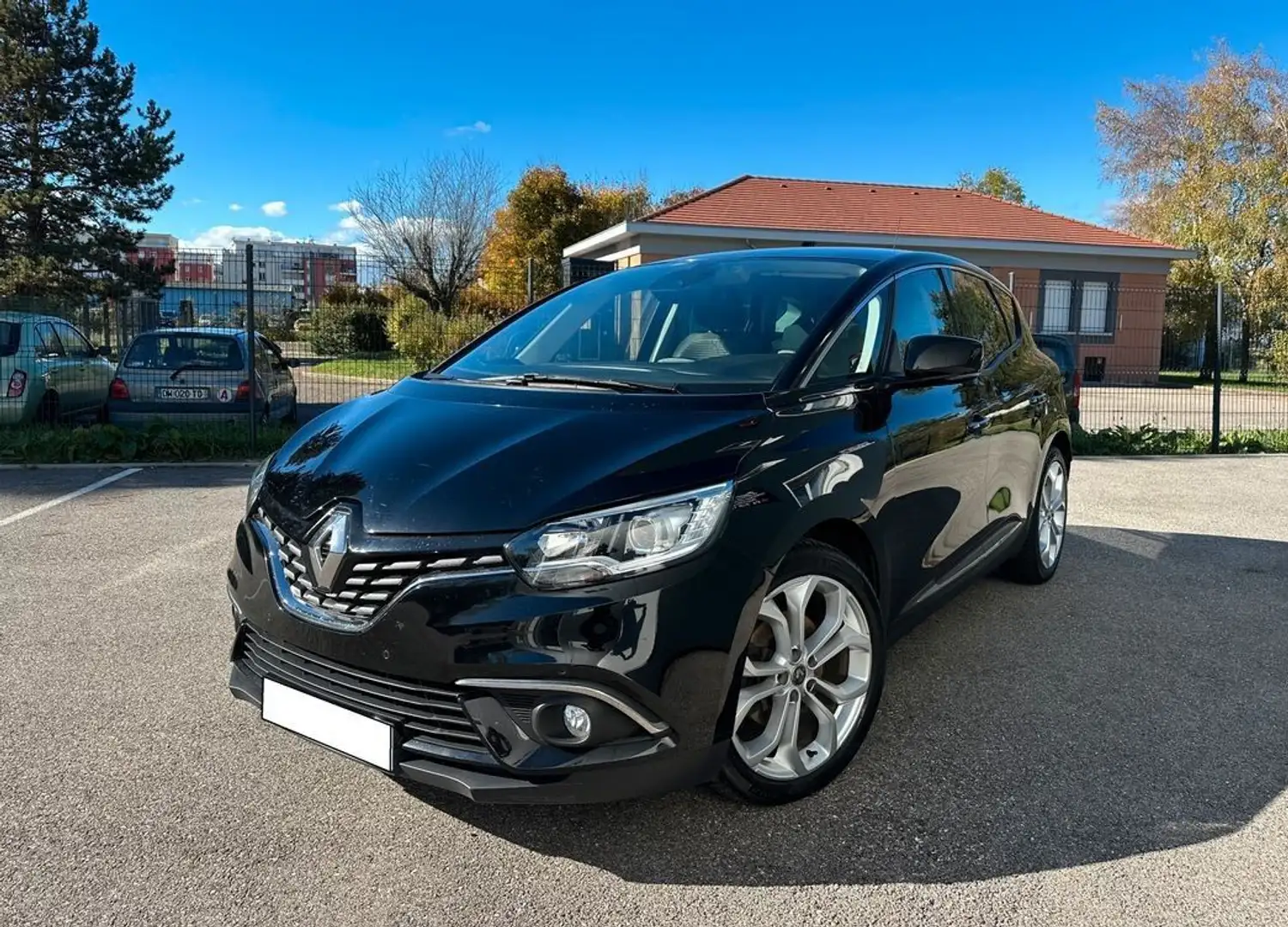 Renault Scenic IV 1.7L Dci Blue dCi 120 EDC Business Schwarz - 1