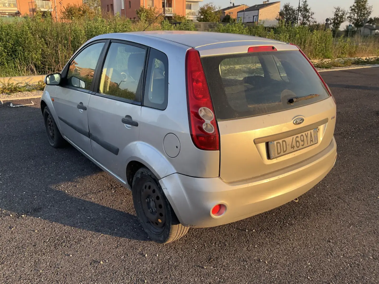 Ford Fiesta 1.4 TDCi 5p. Grigio - 2