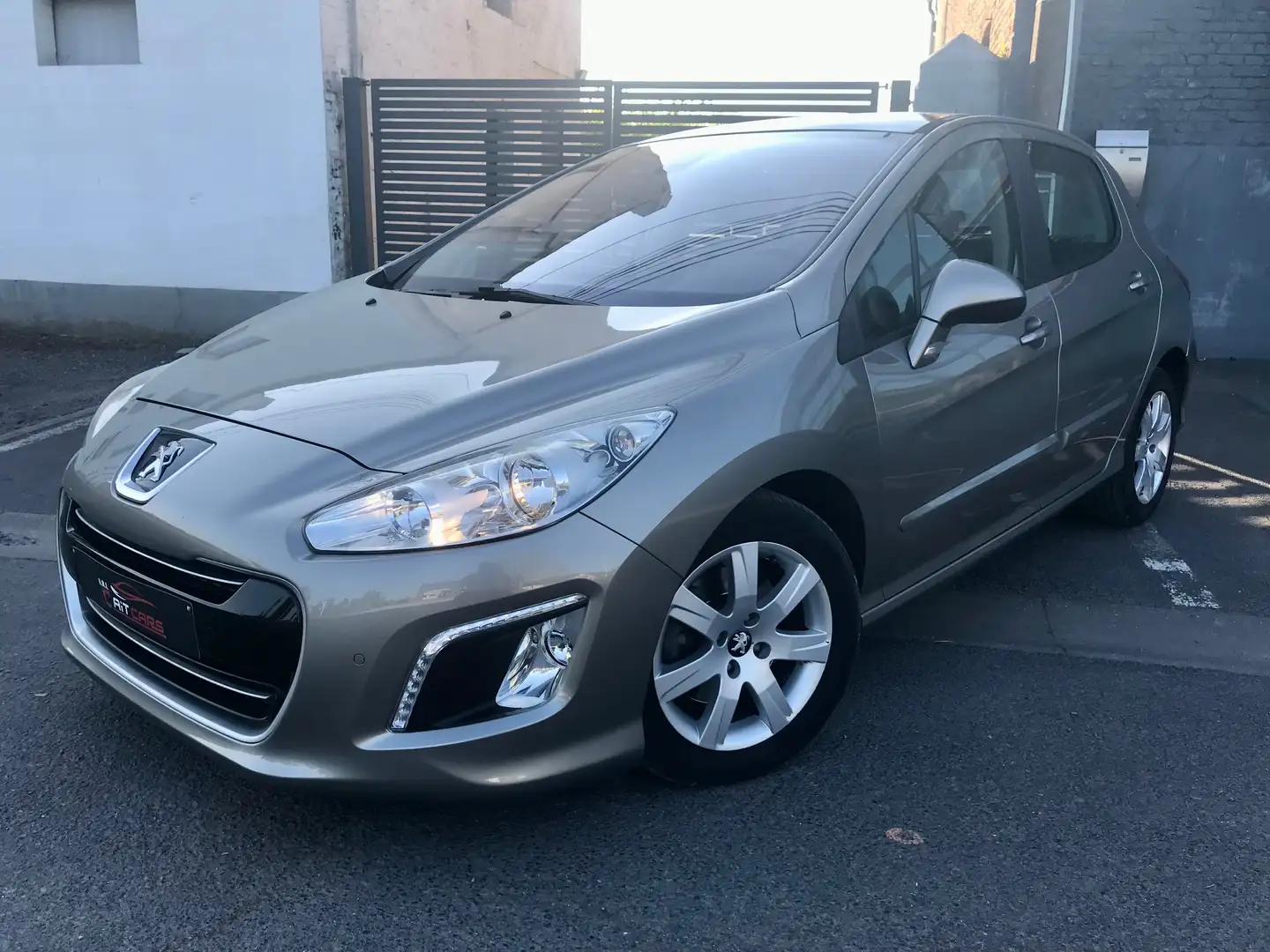 Peugeot 308 🔥1.6 THP Allure🔥 BOIT AUTOMATIC🔥 Goud - 1