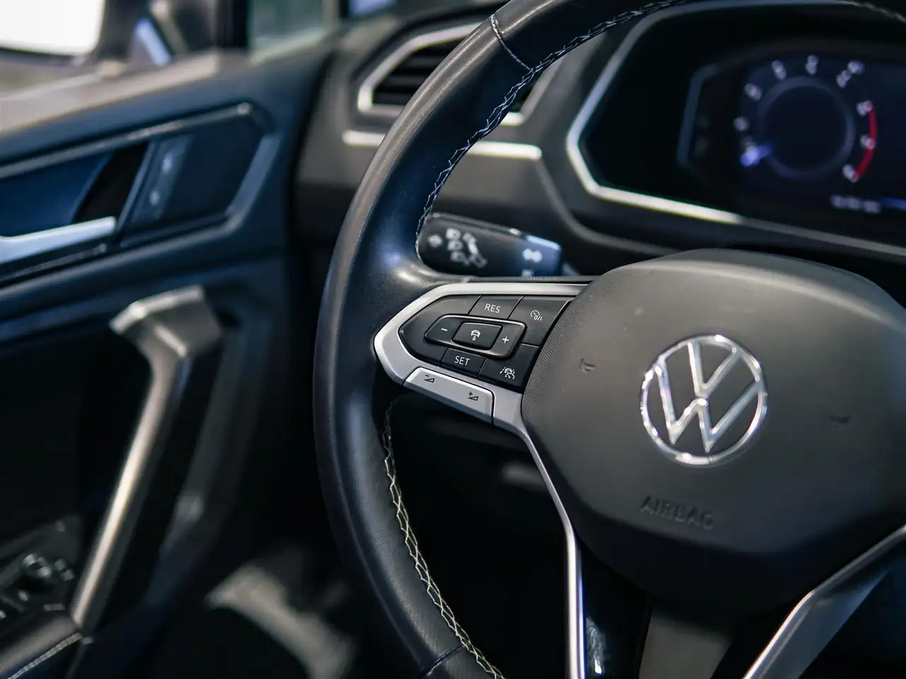 Volkswagen Tiguan снимка Volkswagen Tiguan