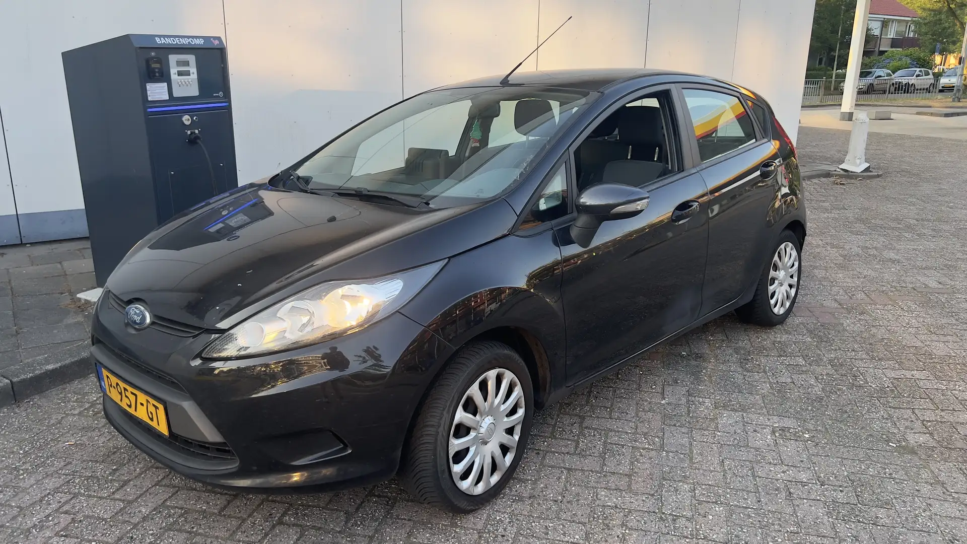 Ford Fiesta 1.25 Ambiente - 1