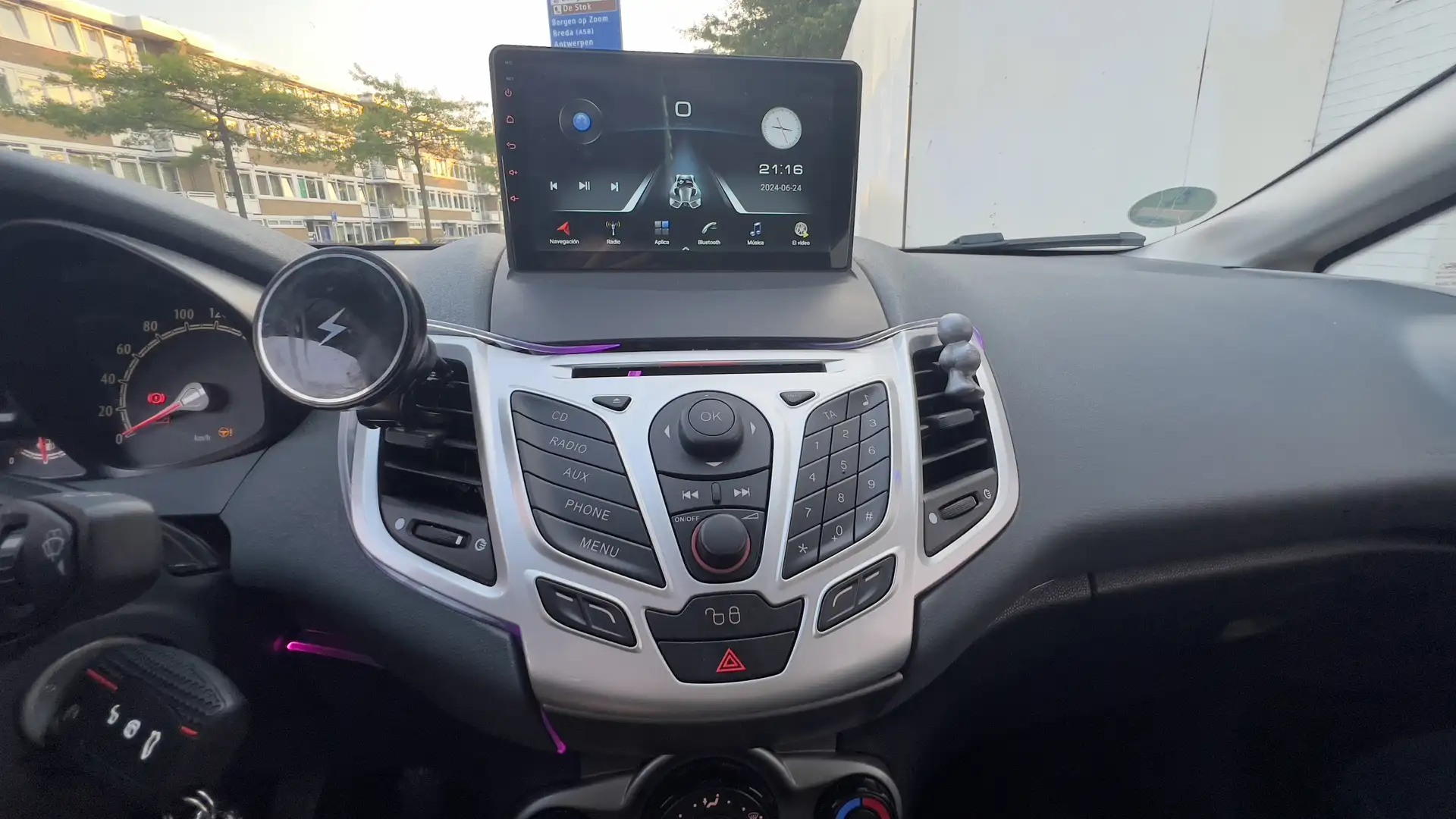Ford Fiesta 1.25 Ambiente - 2