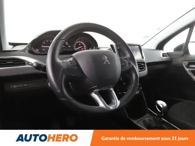Peugeot 2008 view 11