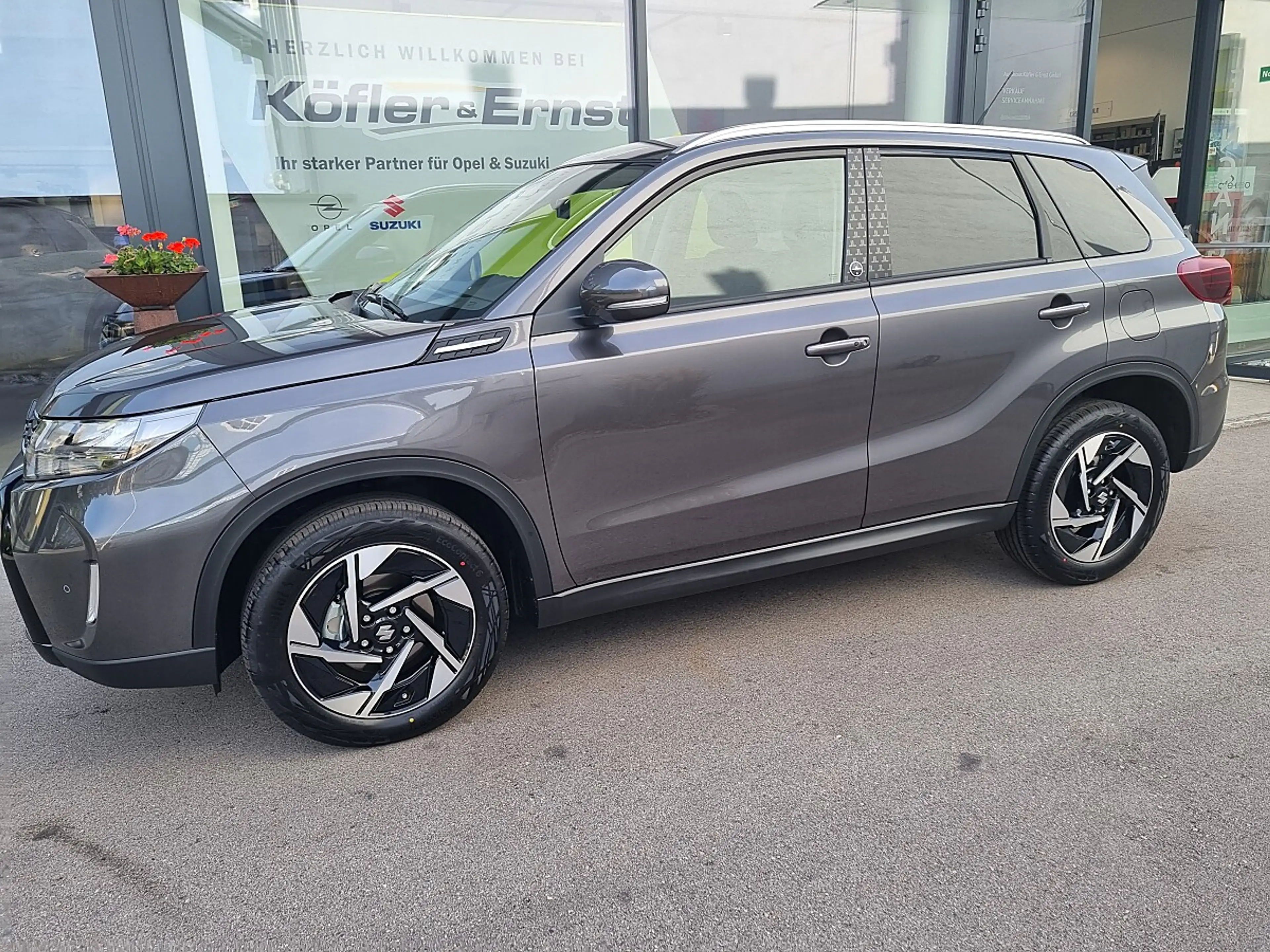 Suzuki Vitara 1,4 Hybrid ALLGRIP flash — photo 3