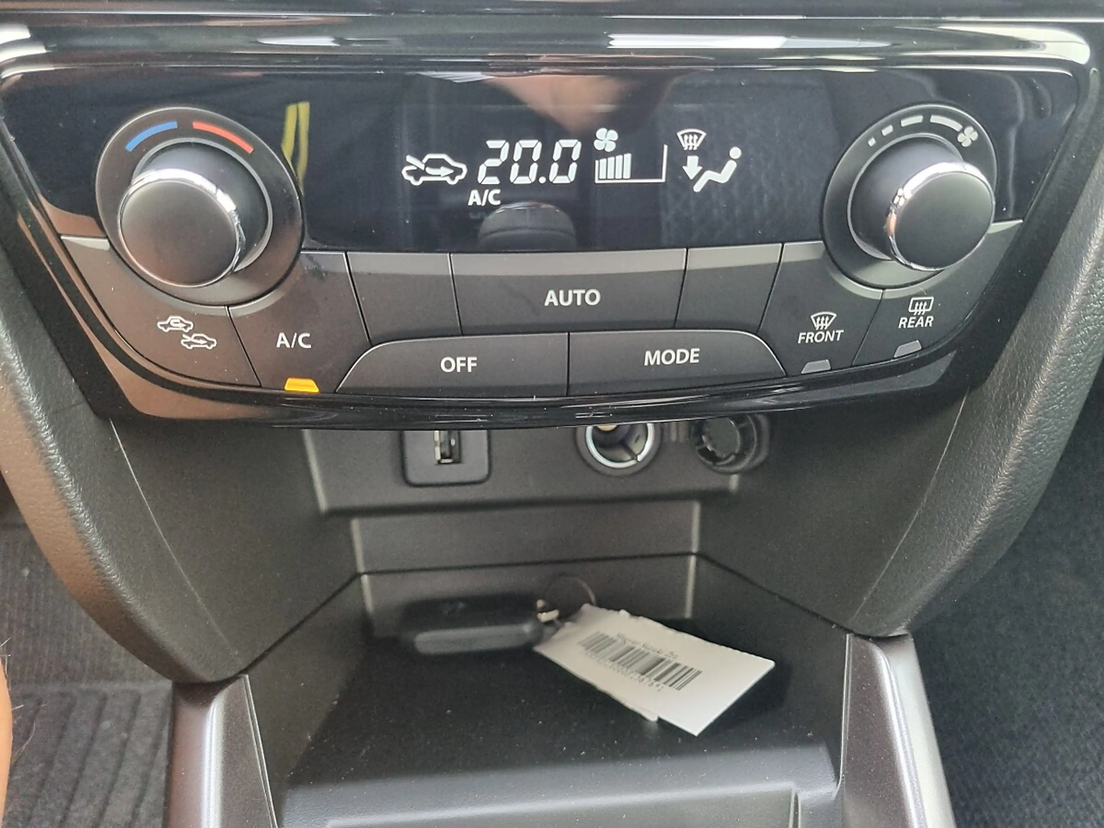 Suzuki Vitara 1,4 Hybrid ALLGRIP flash — photo 14
