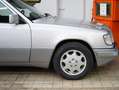 Mercedes-Benz E 220 W124 S124 aus 1. Hand und Scheckheft gepflegt Silber - thumbnail 38
