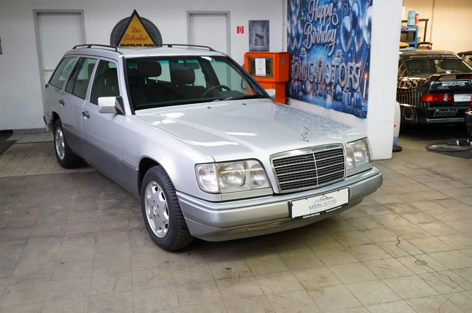 Mercedes-Benz E 220 W124 S124 aus 1. Hand und Scheckheft gepflegt Silber - 2