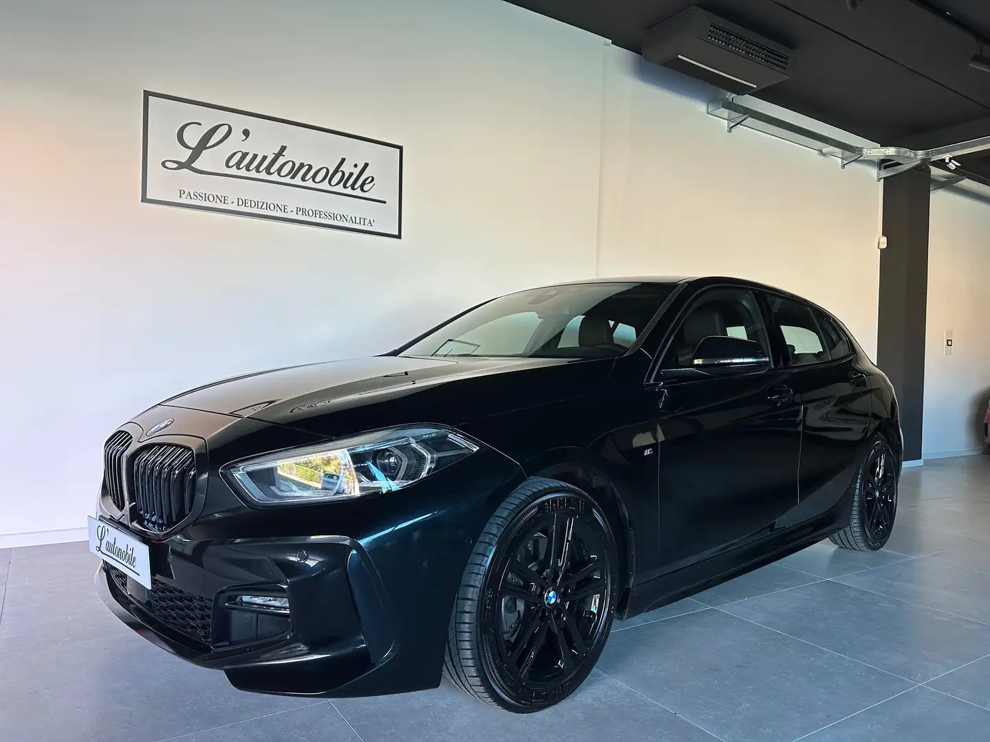 BMW 118 d Msport auto total black Nero - 1