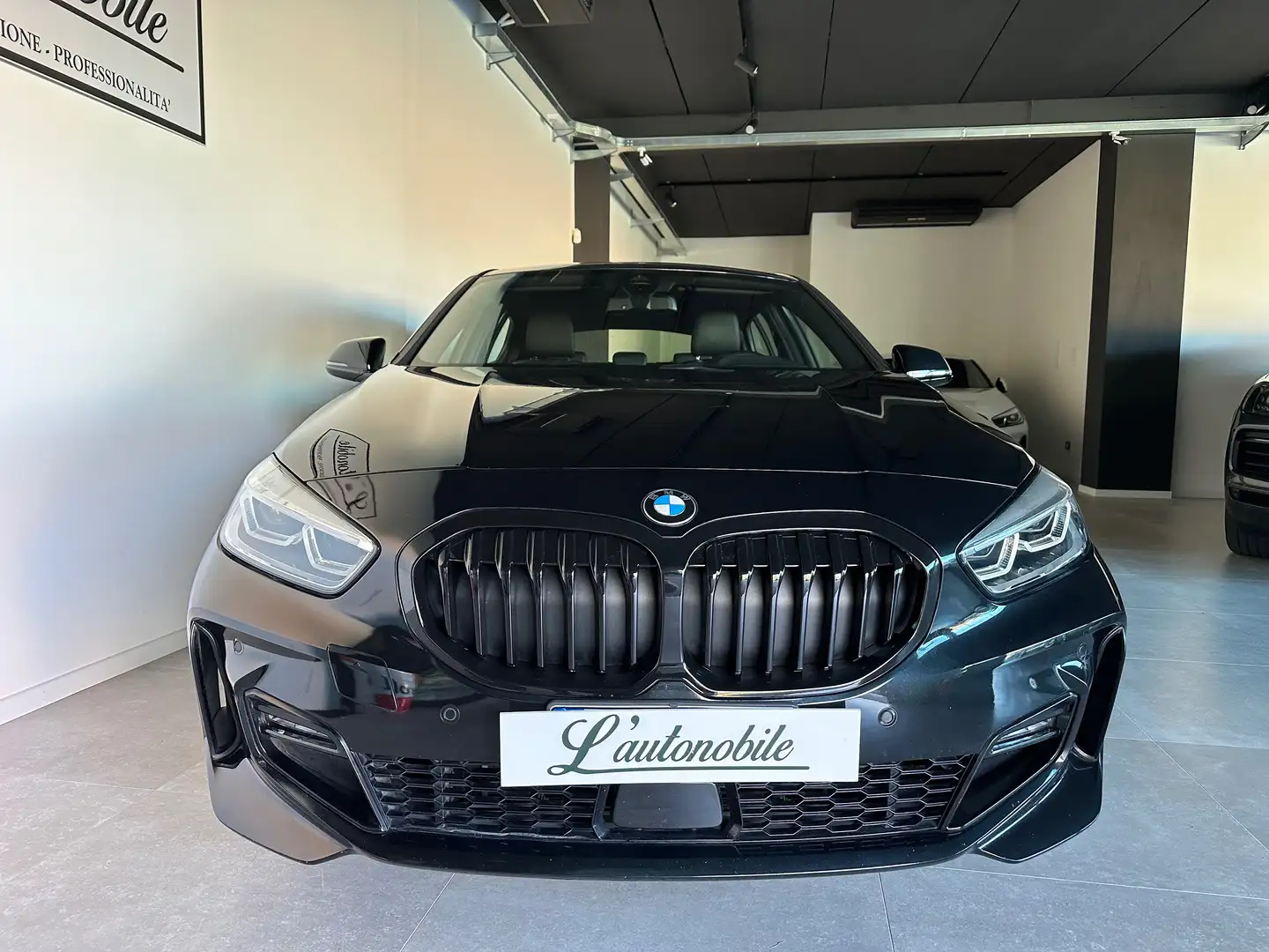 BMW 118 d Msport auto total black Nero - 2