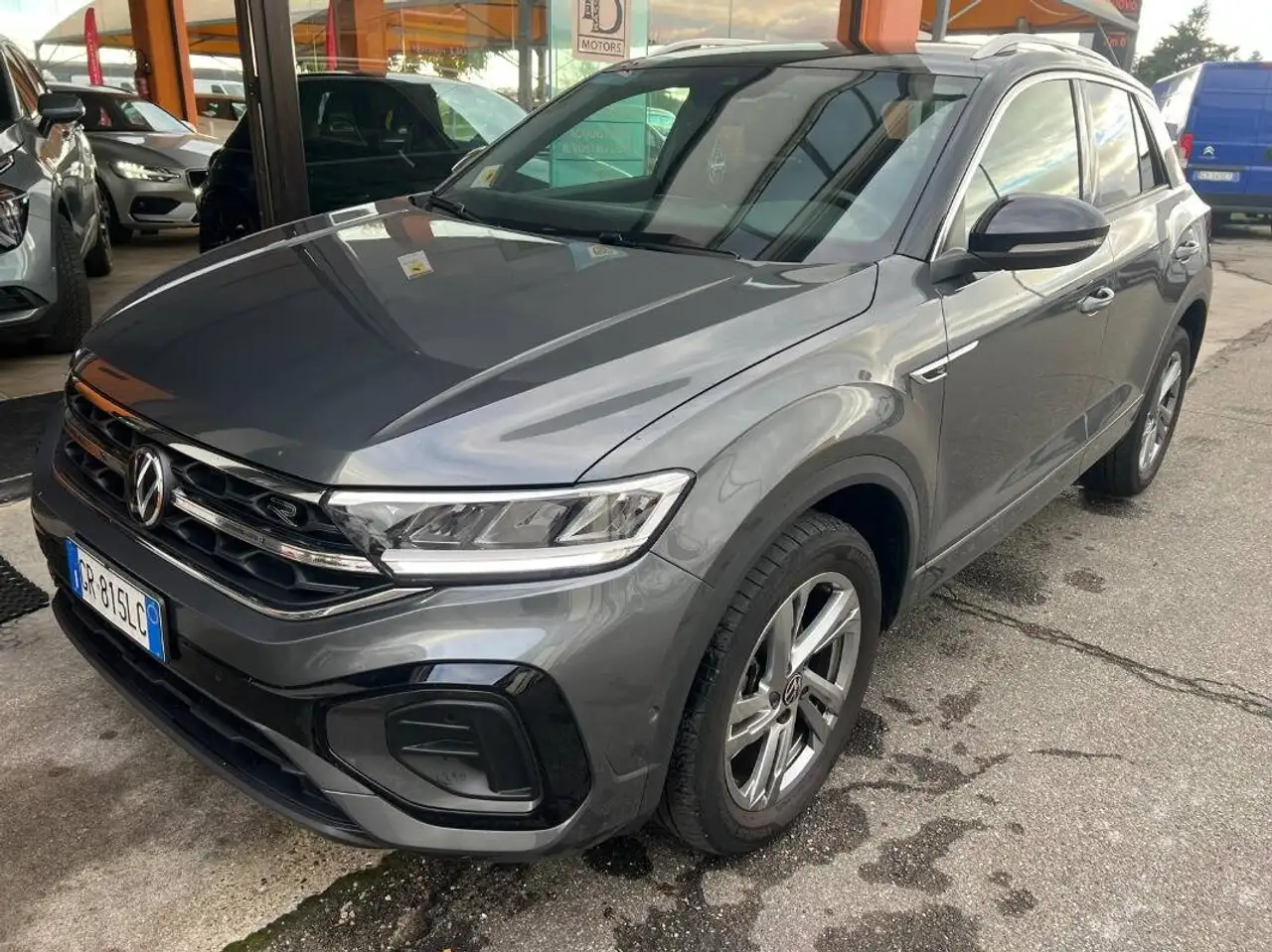 Volkswagen T-Roc UNICO PROPRIETARIO — photo 1 of 15